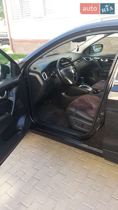 Внедорожник / Кроссовер Nissan Qashqai 2015 в Ужгороде