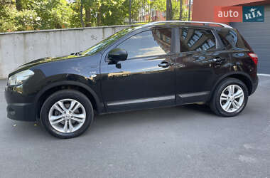 Внедорожник / Кроссовер Nissan Qashqai 2010 в 