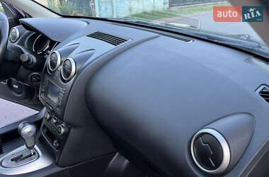Внедорожник / Кроссовер Nissan Qashqai 2010 в 