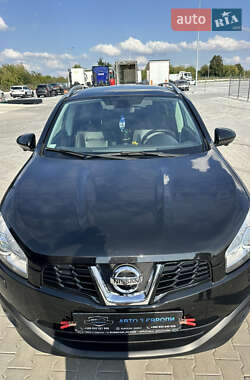Внедорожник / Кроссовер Nissan Qashqai 2012 в 