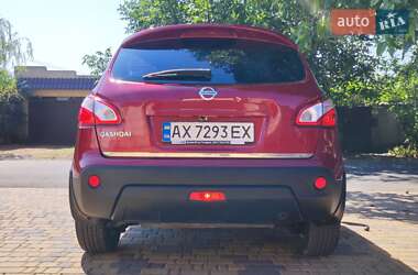 Позашляховик / Кросовер Nissan Qashqai 2010 в 