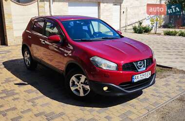 Позашляховик / Кросовер Nissan Qashqai 2010 в 