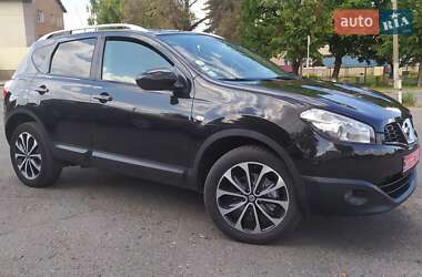 Внедорожник / Кроссовер Nissan Qashqai 2012 в 