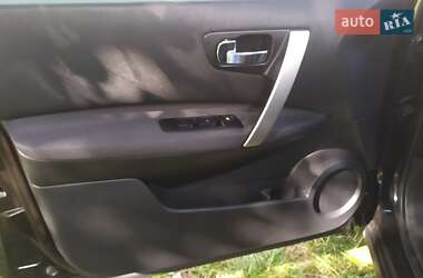 Внедорожник / Кроссовер Nissan Qashqai 2012 в 