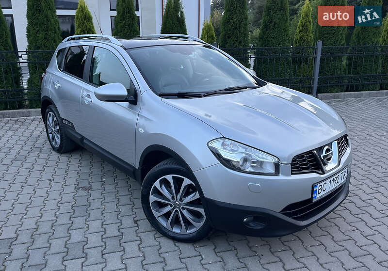 Позашляховик / Кросовер Nissan Qashqai 2010 в Стрию