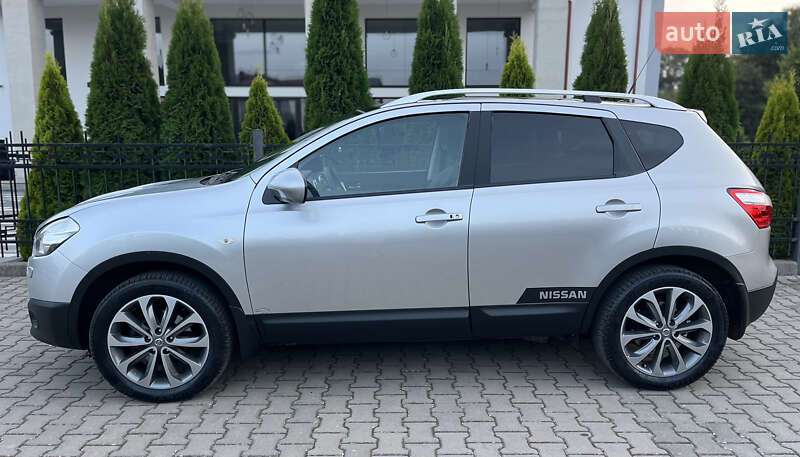 Позашляховик / Кросовер Nissan Qashqai 2010 в Стрию