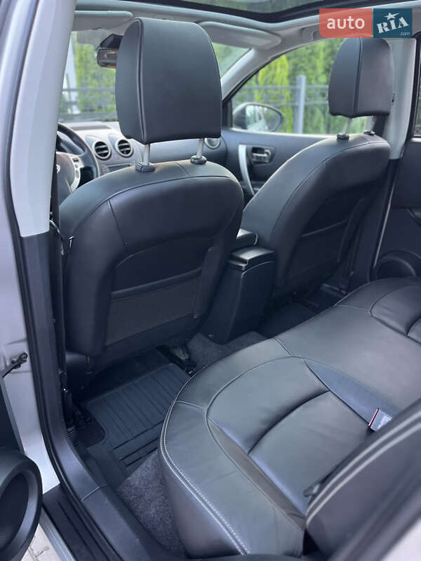 Позашляховик / Кросовер Nissan Qashqai 2010 в Стрию