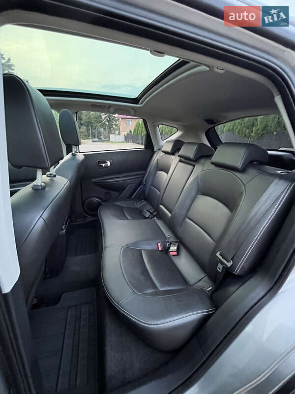 Позашляховик / Кросовер Nissan Qashqai 2010 в Стрию