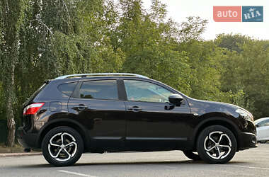 Внедорожник / Кроссовер Nissan Qashqai 2010 в 
