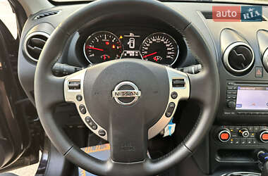 Внедорожник / Кроссовер Nissan Qashqai 2010 в 