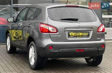 Внедорожник / Кроссовер Nissan Qashqai 2013 в 
