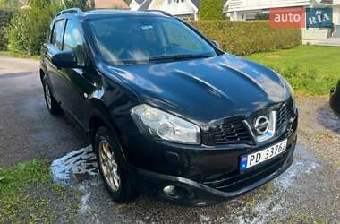 Позашляховик / Кросовер Nissan Qashqai 2010 в Золочеві