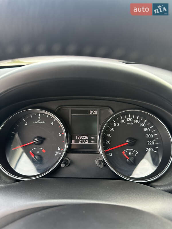 Внедорожник / Кроссовер Nissan Qashqai 2010 в Черновцах