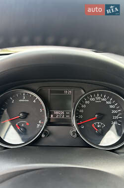 Позашляховик / Кросовер Nissan Qashqai 2010 в 