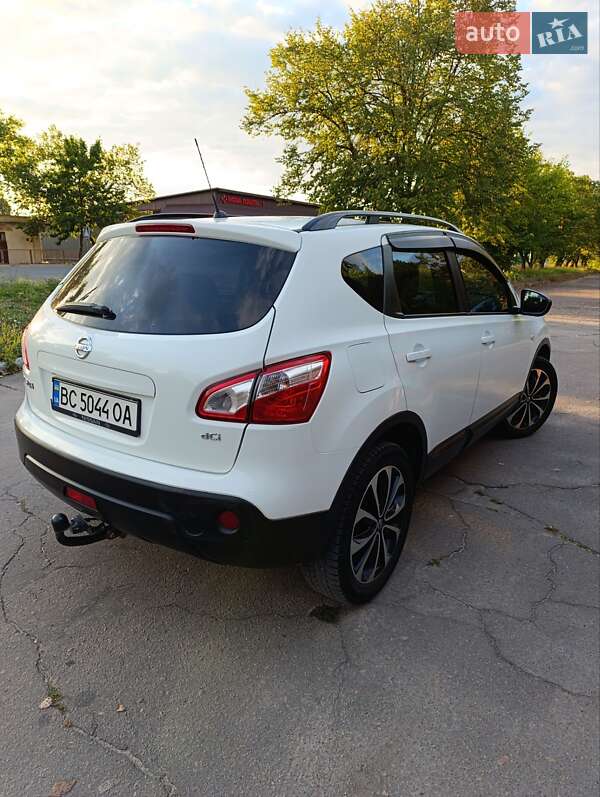 Внедорожник / Кроссовер Nissan Qashqai 2013 в Александрие