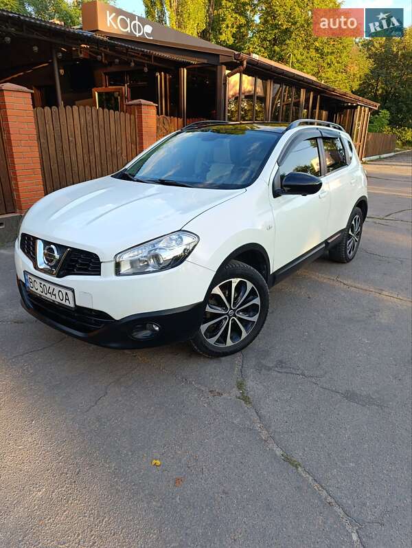 Внедорожник / Кроссовер Nissan Qashqai 2013 в Александрие