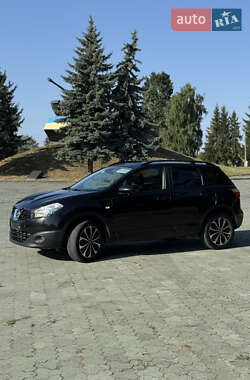 Внедорожник / Кроссовер Nissan Qashqai 2013 в 