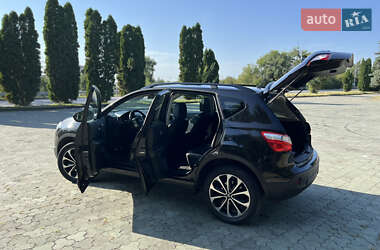 Внедорожник / Кроссовер Nissan Qashqai 2013 в 
