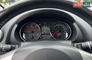 Внедорожник / Кроссовер Nissan Qashqai 2012 в 