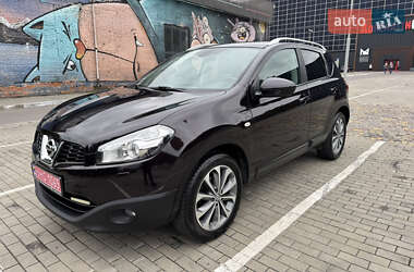 Внедорожник / Кроссовер Nissan Qashqai 2012 в 