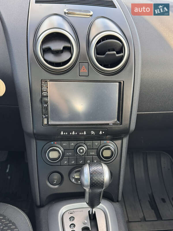 Позашляховик / Кросовер Nissan Qashqai 2008 в Стрию