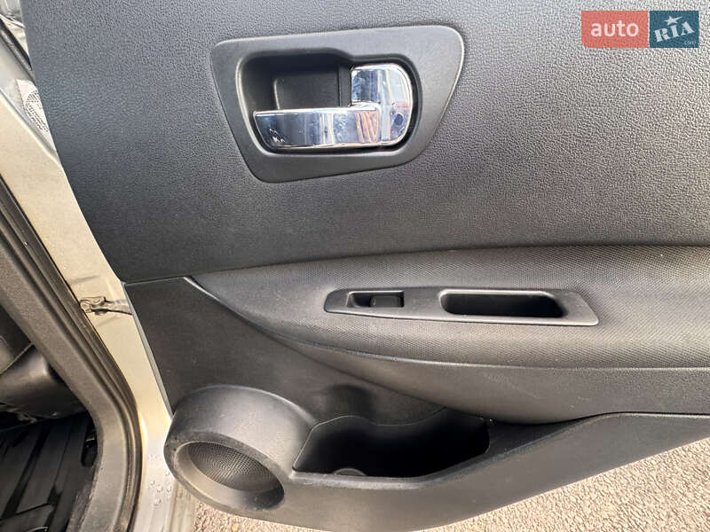Позашляховик / Кросовер Nissan Qashqai 2008 в Стрию