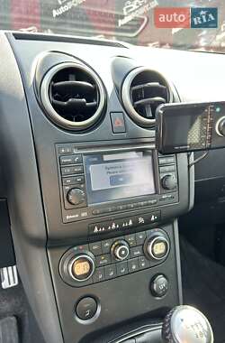 Внедорожник / Кроссовер Nissan Qashqai 2009 в 
