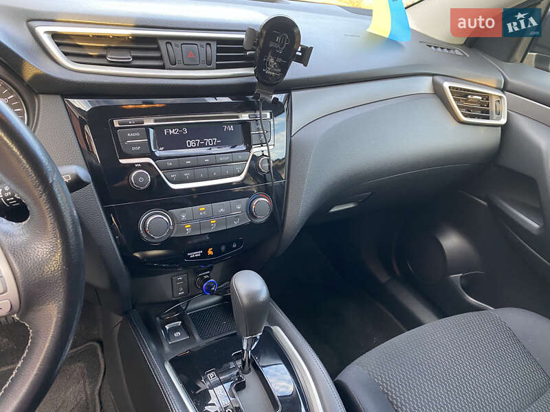 Внедорожник / Кроссовер Nissan Qashqai 2015 в Кременчуге фото 5 Внедорожник / Кроссовер Nissan Qashqai 2015 в Кременчуге