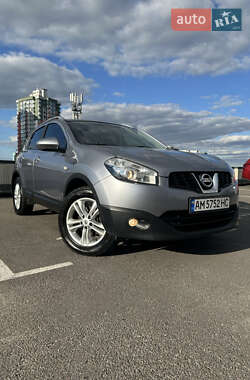 Внедорожник / Кроссовер Nissan Qashqai 2011 в 