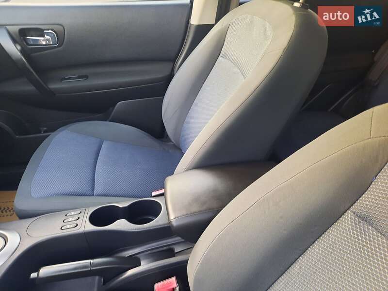 Внедорожник / Кроссовер Nissan Qashqai 2009 в Полтаве