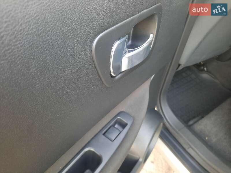 Внедорожник / Кроссовер Nissan Qashqai 2009 в Полтаве