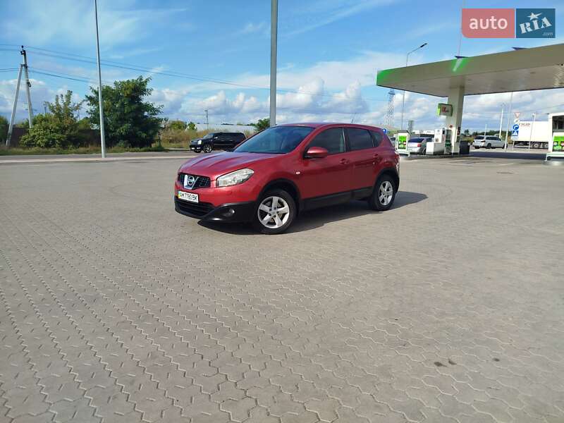 Внедорожник / Кроссовер Nissan Qashqai 2013 в 