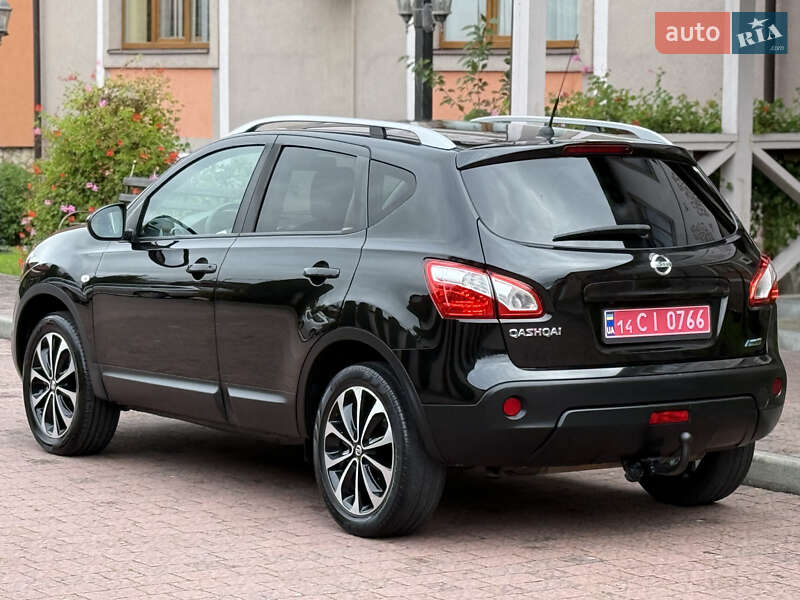 Внедорожник / Кроссовер Nissan Qashqai 2011 в Стрые