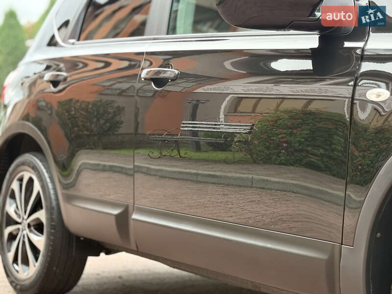 Внедорожник / Кроссовер Nissan Qashqai 2011 в Стрые