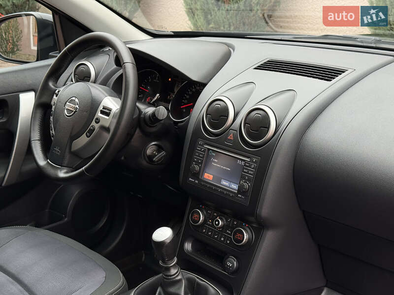 Внедорожник / Кроссовер Nissan Qashqai 2011 в Стрые