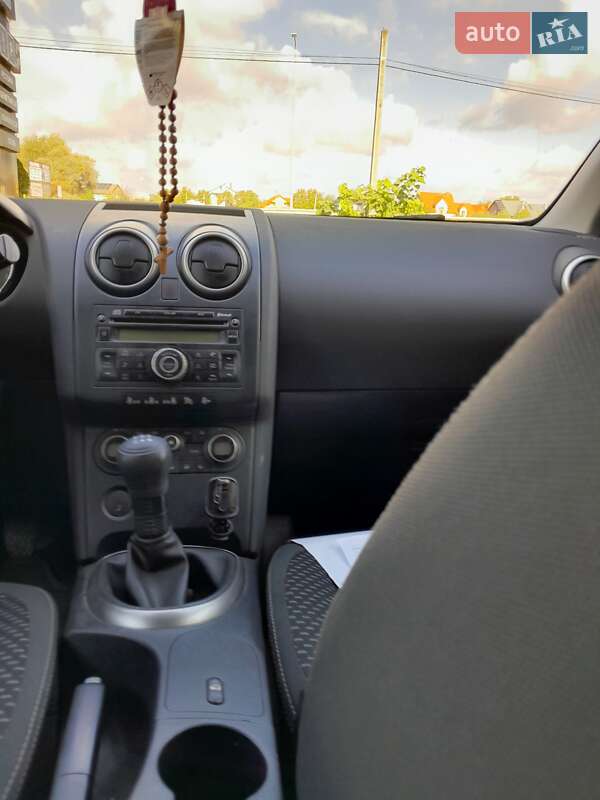 Внедорожник / Кроссовер Nissan Qashqai 2009 в Стрые