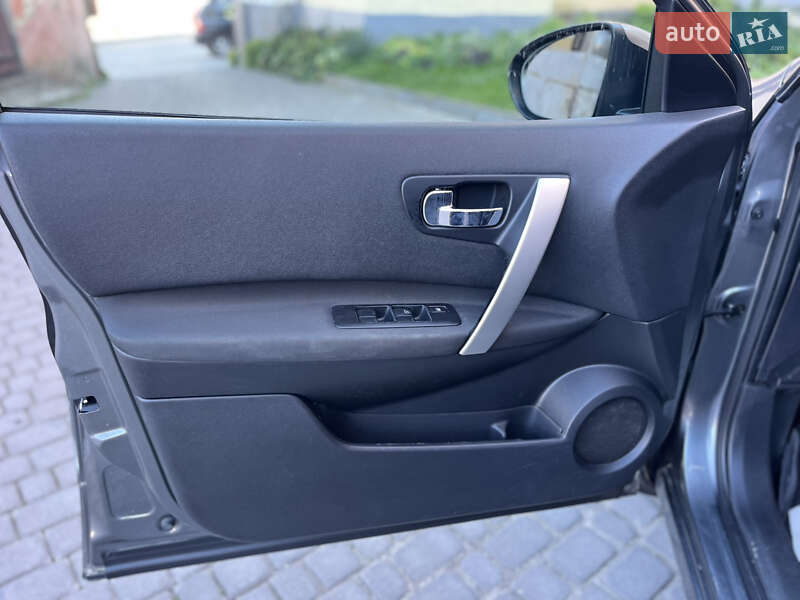Внедорожник / Кроссовер Nissan Qashqai 2012 в Кременце