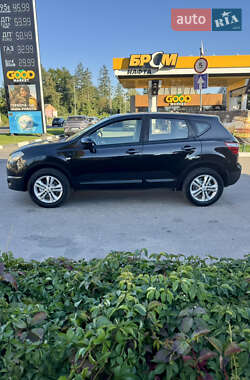 Внедорожник / Кроссовер Nissan Qashqai 2012 в 