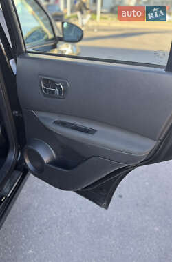 Внедорожник / Кроссовер Nissan Qashqai 2012 в 