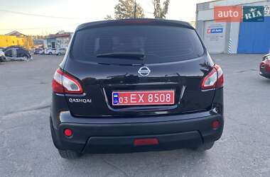 Внедорожник / Кроссовер Nissan Qashqai 2011 в 
