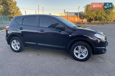 Внедорожник / Кроссовер Nissan Qashqai 2011 в 