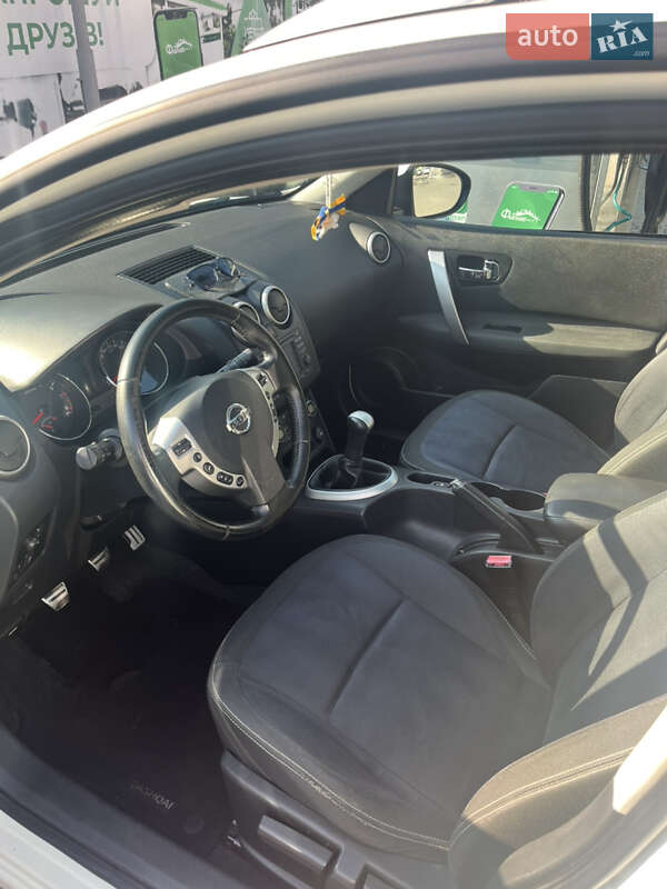 Внедорожник / Кроссовер Nissan Qashqai 2010 в Ивано-Франковске