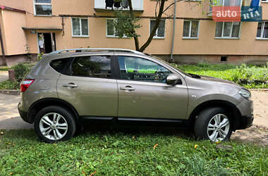 Внедорожник / Кроссовер Nissan Qashqai 2010 в 