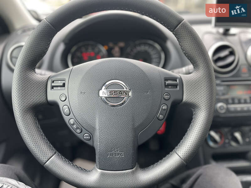 Позашляховик / Кросовер Nissan Qashqai 2011 в Сумах