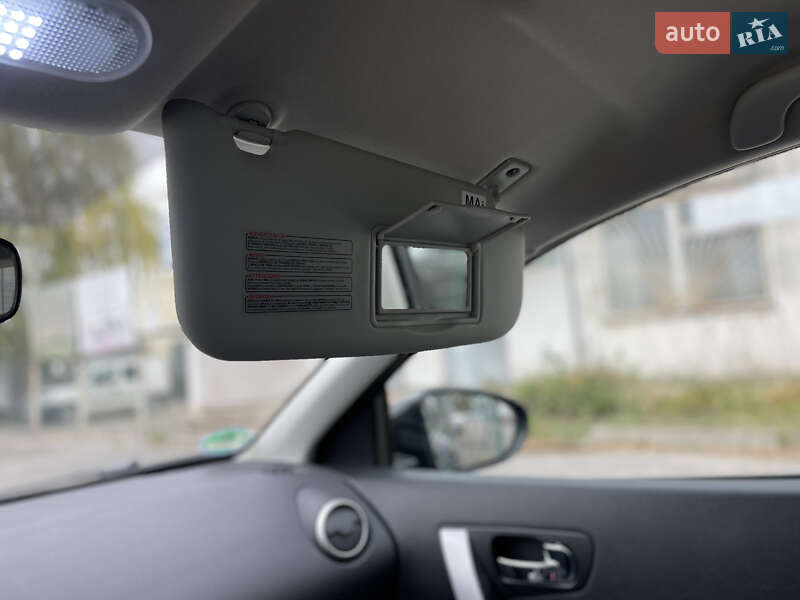 Позашляховик / Кросовер Nissan Qashqai 2011 в Сумах