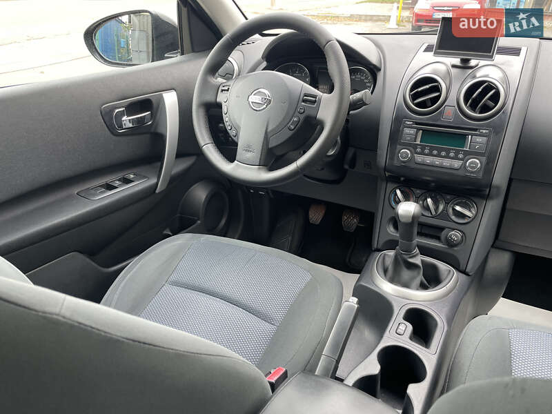 Позашляховик / Кросовер Nissan Qashqai 2011 в Сумах