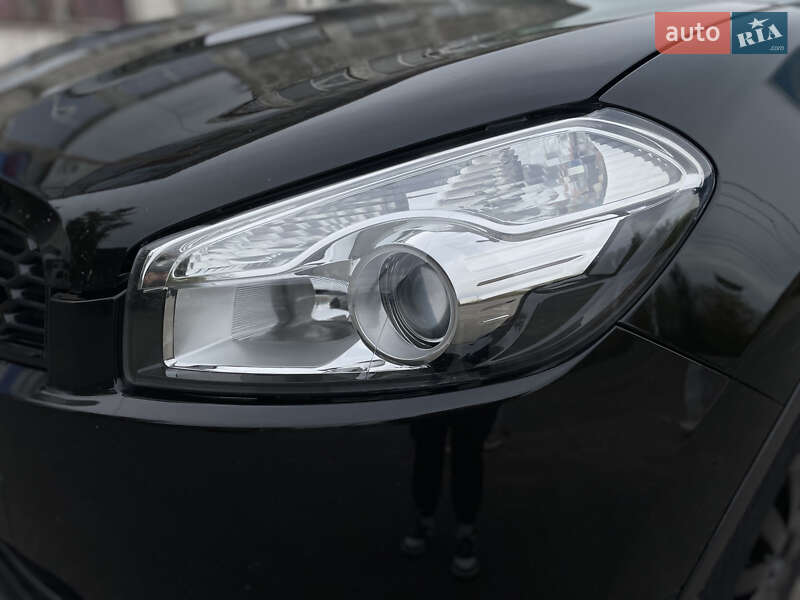 Позашляховик / Кросовер Nissan Qashqai 2011 в Сумах