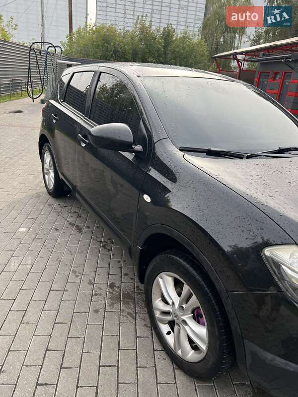 Позашляховик / Кросовер Nissan Qashqai 2011 в Радивиліві