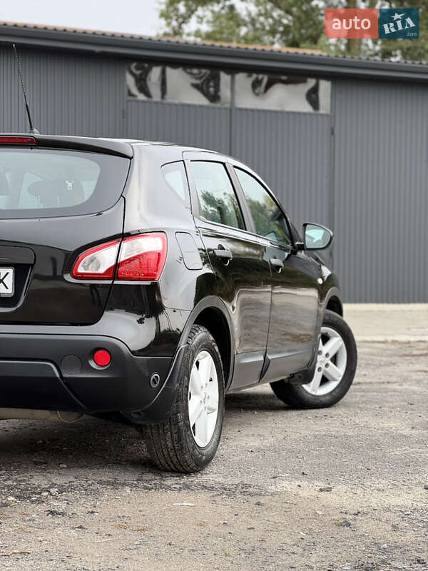 Внедорожник / Кроссовер Nissan Qashqai 2013 в Ровно