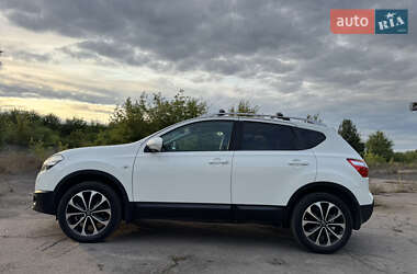 Внедорожник / Кроссовер Nissan Qashqai 2012 в 